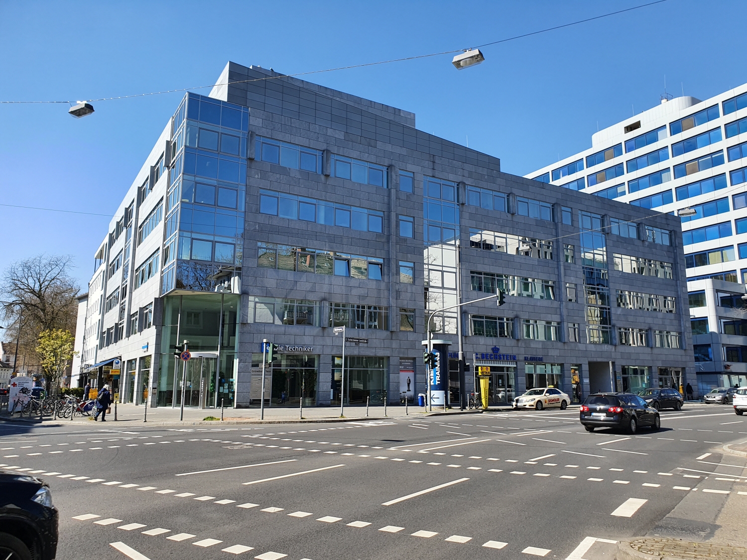 Gruneburg Plaza 246 M Ab 22 50 Eur Nai Apollo Group