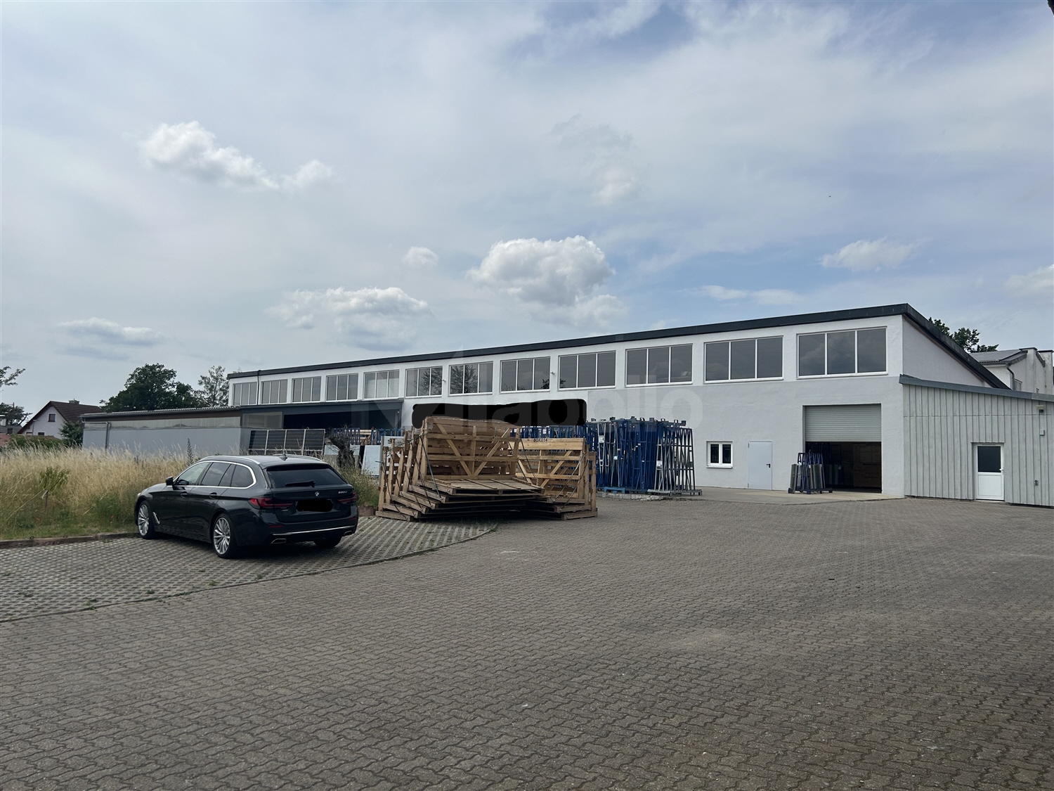 gr. Halle Hofansicht