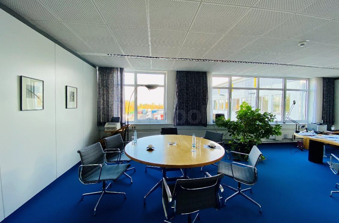 Büro 6