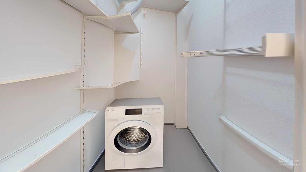 Laundry-Defurnished